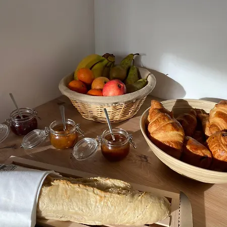 Couette-café La Tour En Seine 3*