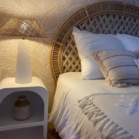 La Tour En Seine Les Authieux-sur-le-Port-Saint-Ouen